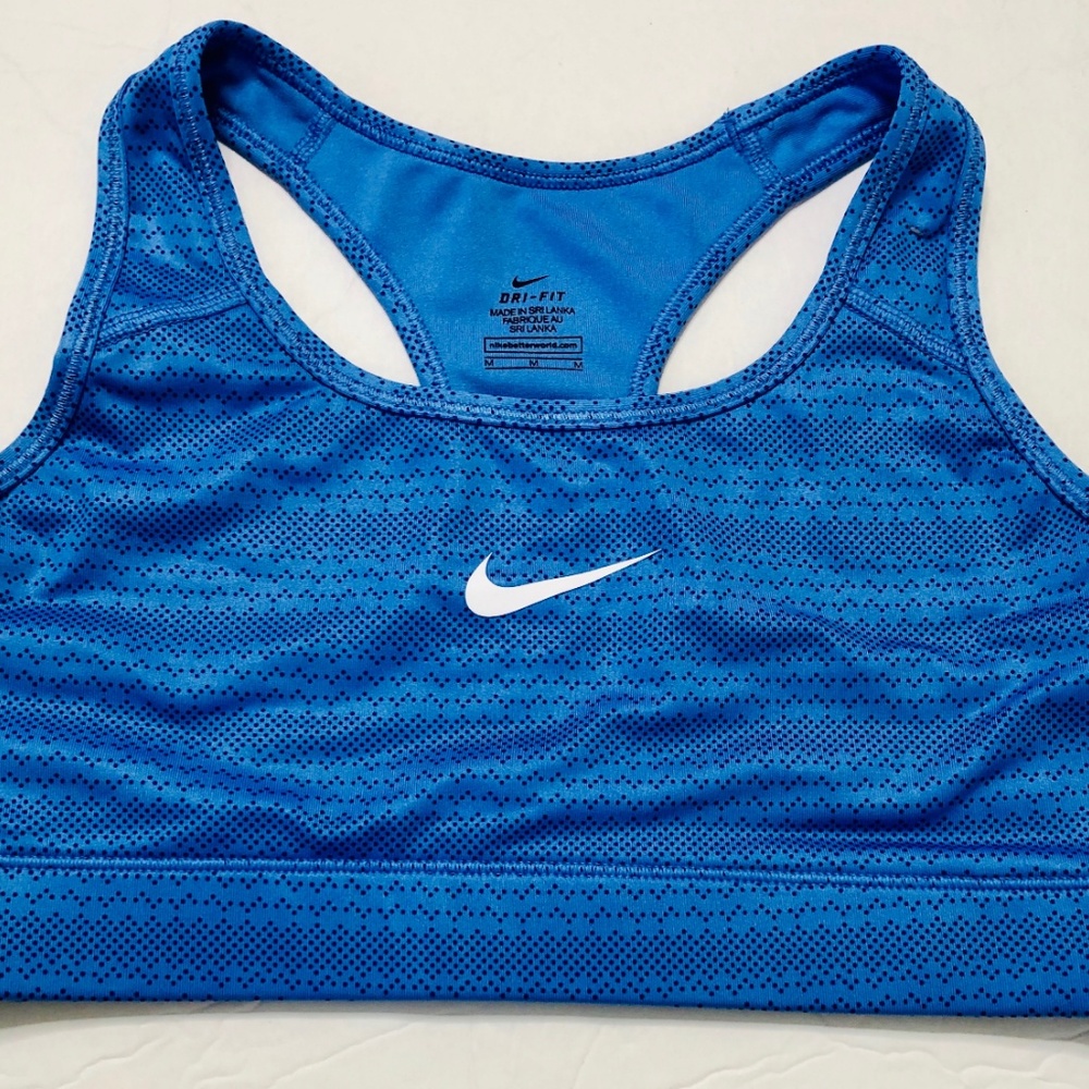 NEVER WORN Women's Swoosh Sports Bra